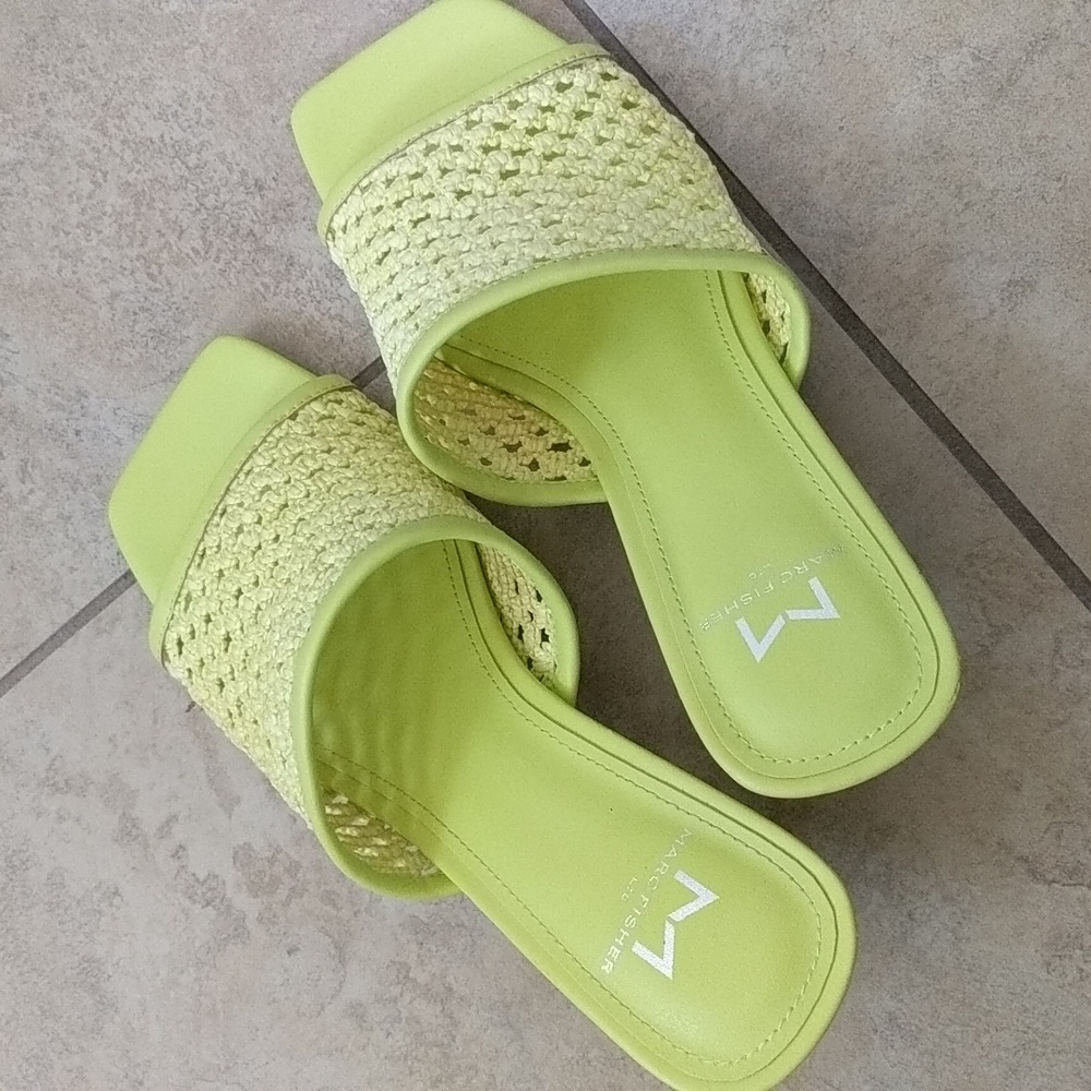 Marc Fisher cute sandals size 5